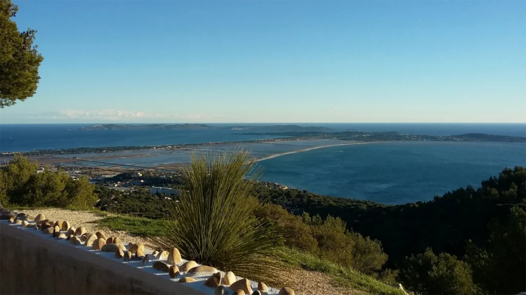 vue de la californie carqueiranne